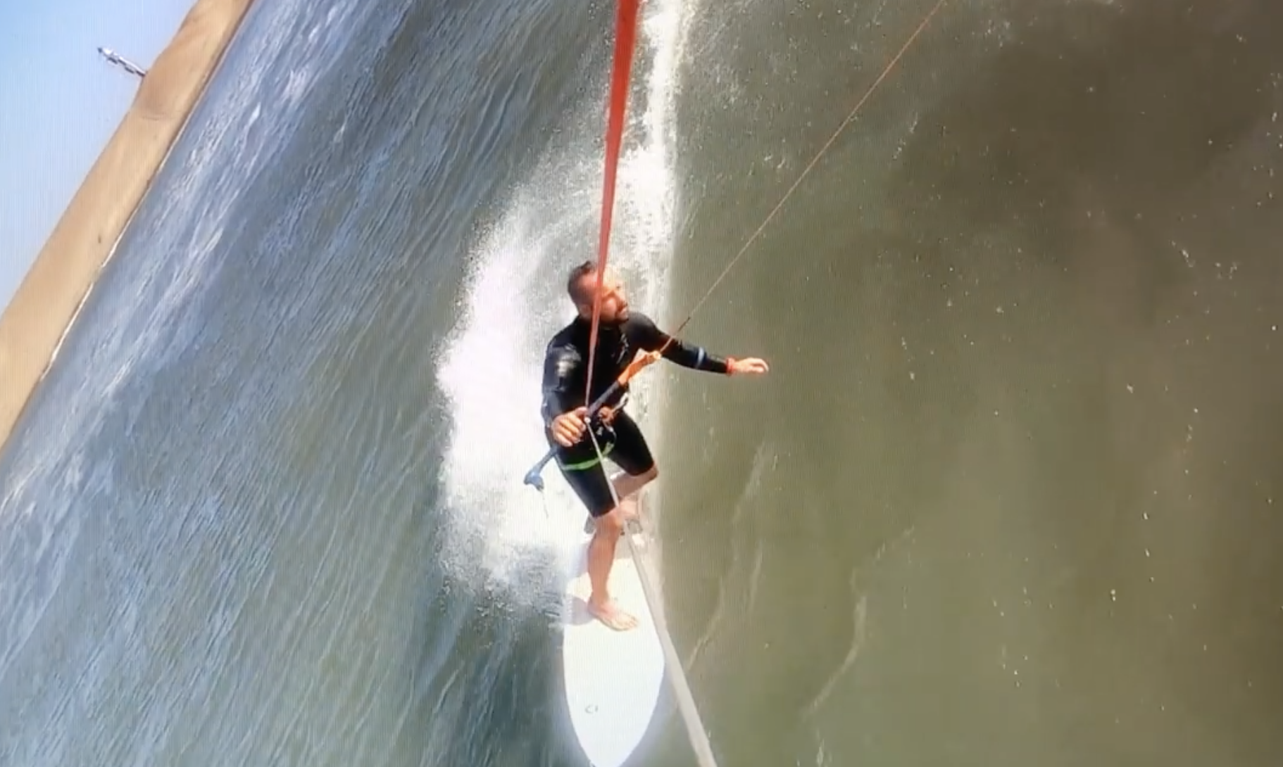 Rico kitesurfing en Pacasmayo