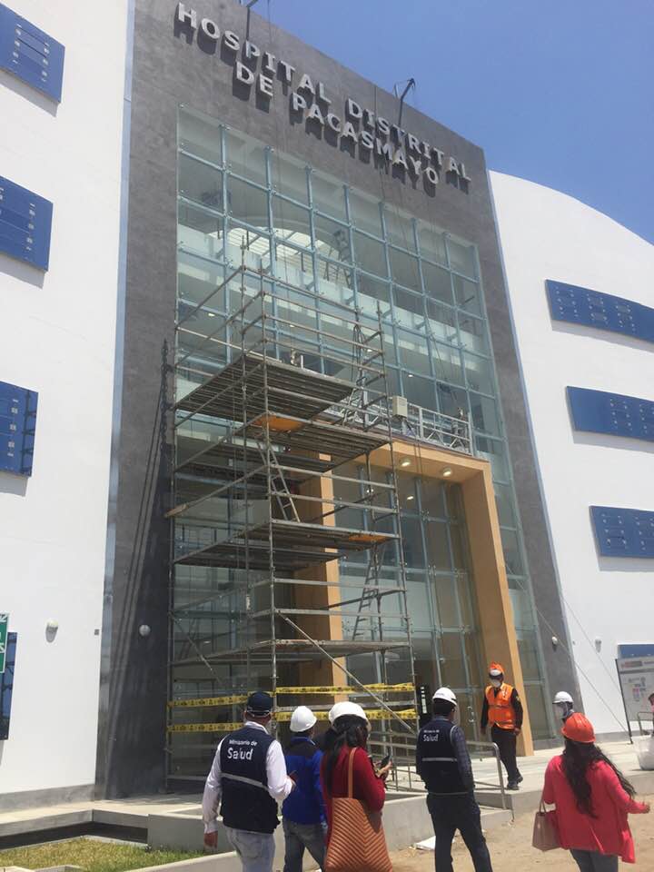 Primicia – fotos del nuevo hospital por Rogerio Deza