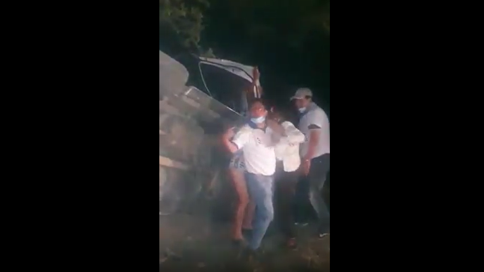 La Libertad: Camioneta que trasladaba a comitiva de Daniel Urresti se despista en la carretera