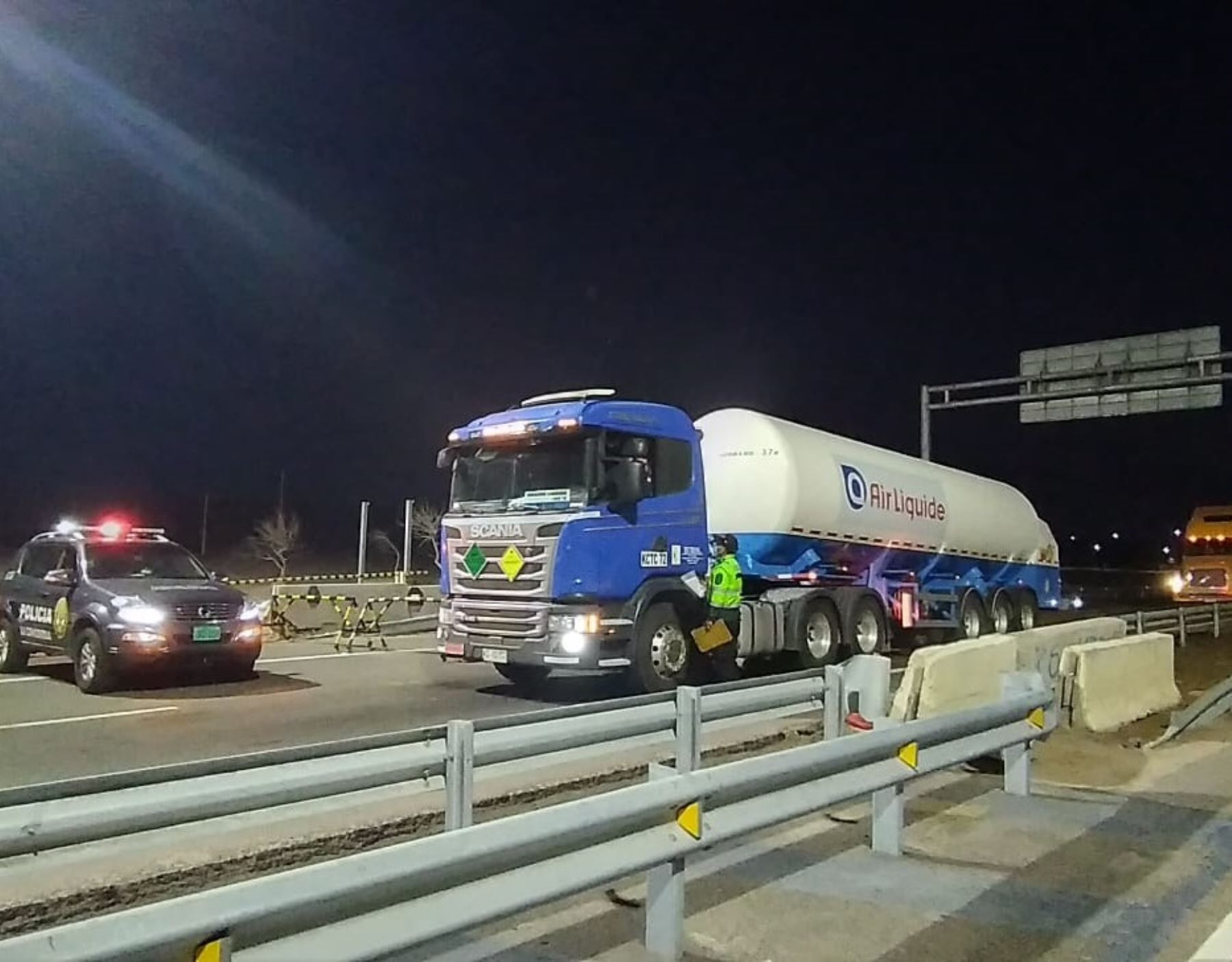 Piden a transportistas liberar vías para facilitar traslado de oxígeno procedente de Chile