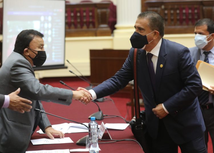 Comisión de Fiscalización citará bajo apercibimiento a tres gobernadores regionales