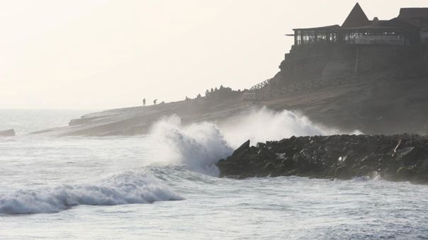 Mar peruano: cierran 62 puertos del litoral por fuertes oleajes