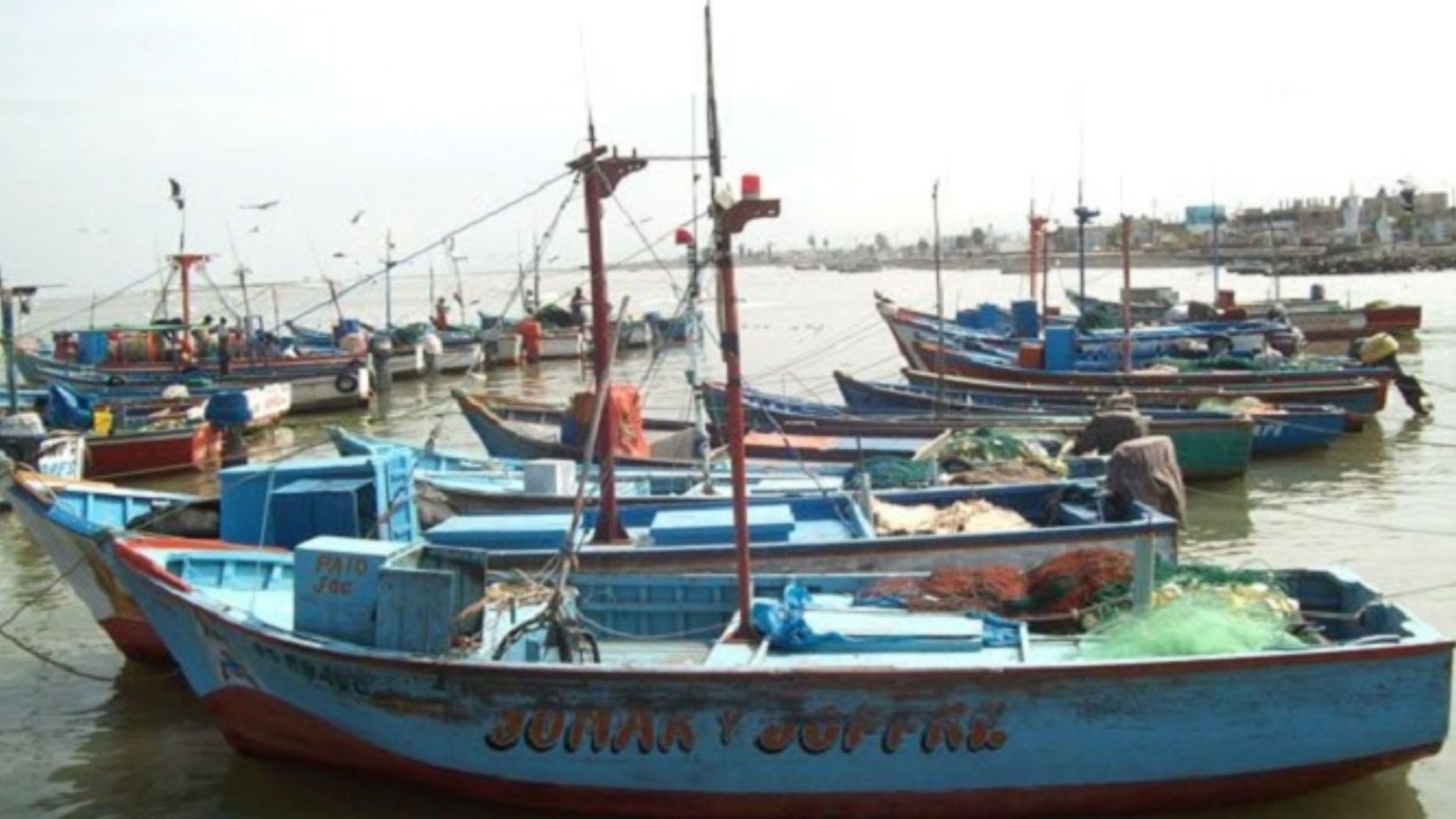 Indeci recomendó suspender actividades portuarias y de pesca en 68 puertos de todo el litoral Indeci recomendó suspender actividades portuarias y de pesca en 68 puertos de todo el litoral