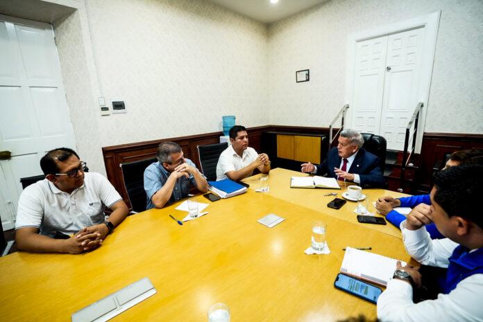 Gobernador citó de emergencia a Red de Salud de Trujillo para plan de acción masiva contra el dengue