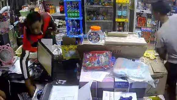 Cámara de seguridad registra asalto en agente bancario: Un momento de terror en Pacasmayo, Perú