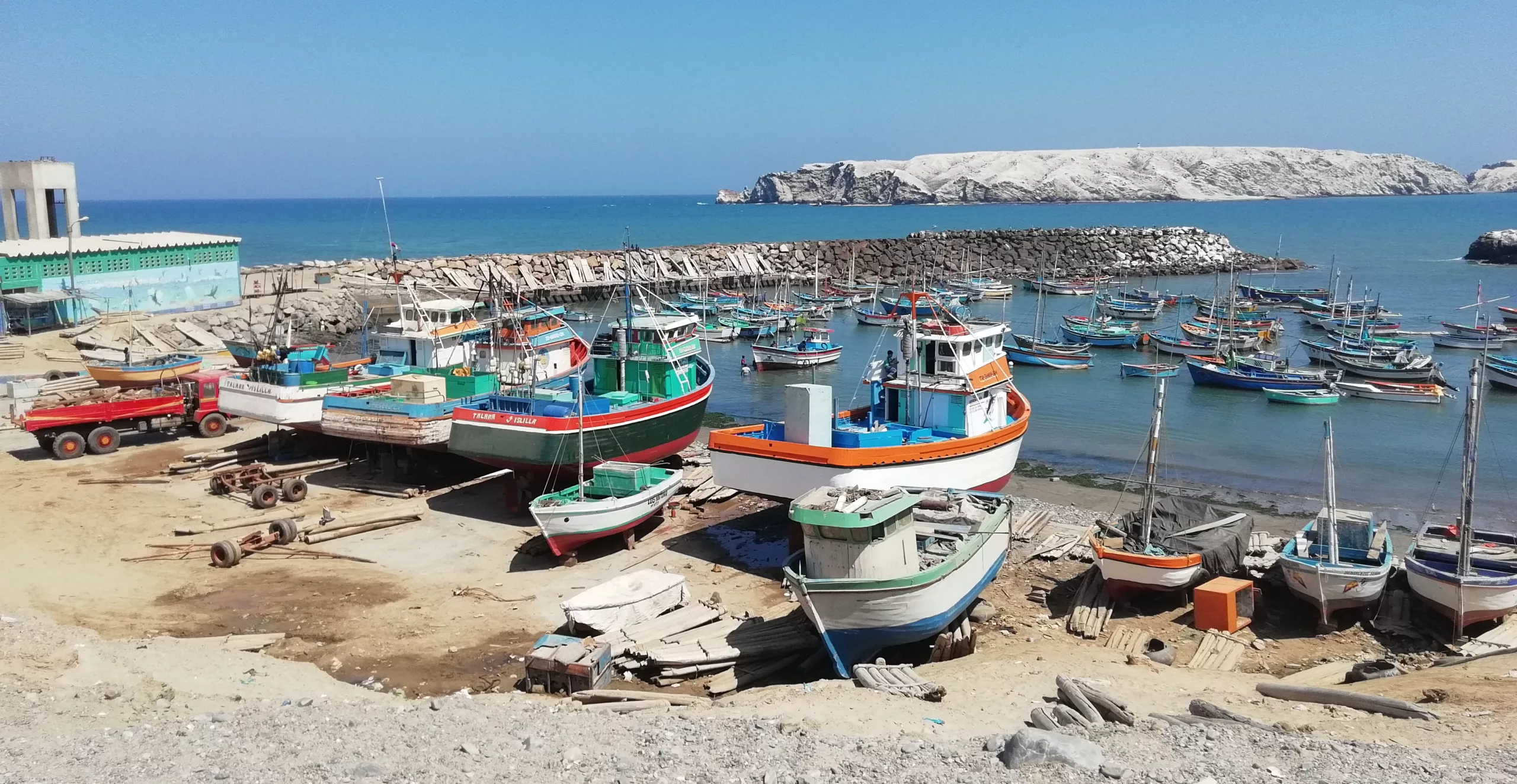 Cierre de Puertos en el Norte del Perú por Oleajes Anómalos