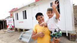 MVCS entrega 122 módulos temporales a damnificados en La Libertad