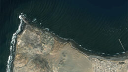 Pacasmayo: Olas Eternas en un Paraíso Surfista Pacasmayo: Olas Eternas en un Paraíso Surfista