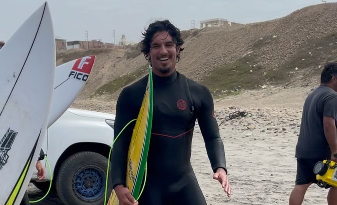 Gabriel Medina: Surfeando la Ola Infinita en Pacasmayo