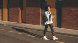 Caminar y Hablar: La Conexión Cuerpo-Mente