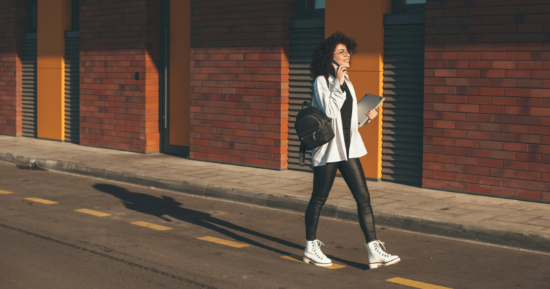 Caminar y Hablar: La Conexión Cuerpo-Mente