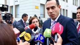 Acuña en la mira por elección polémica en Congreso