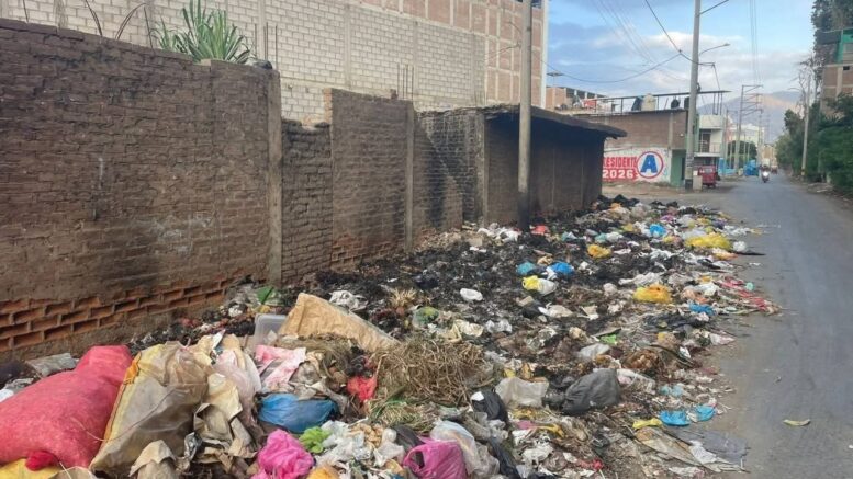 Basura cerca de Essalud en Chepén: Problema de Salud Pública