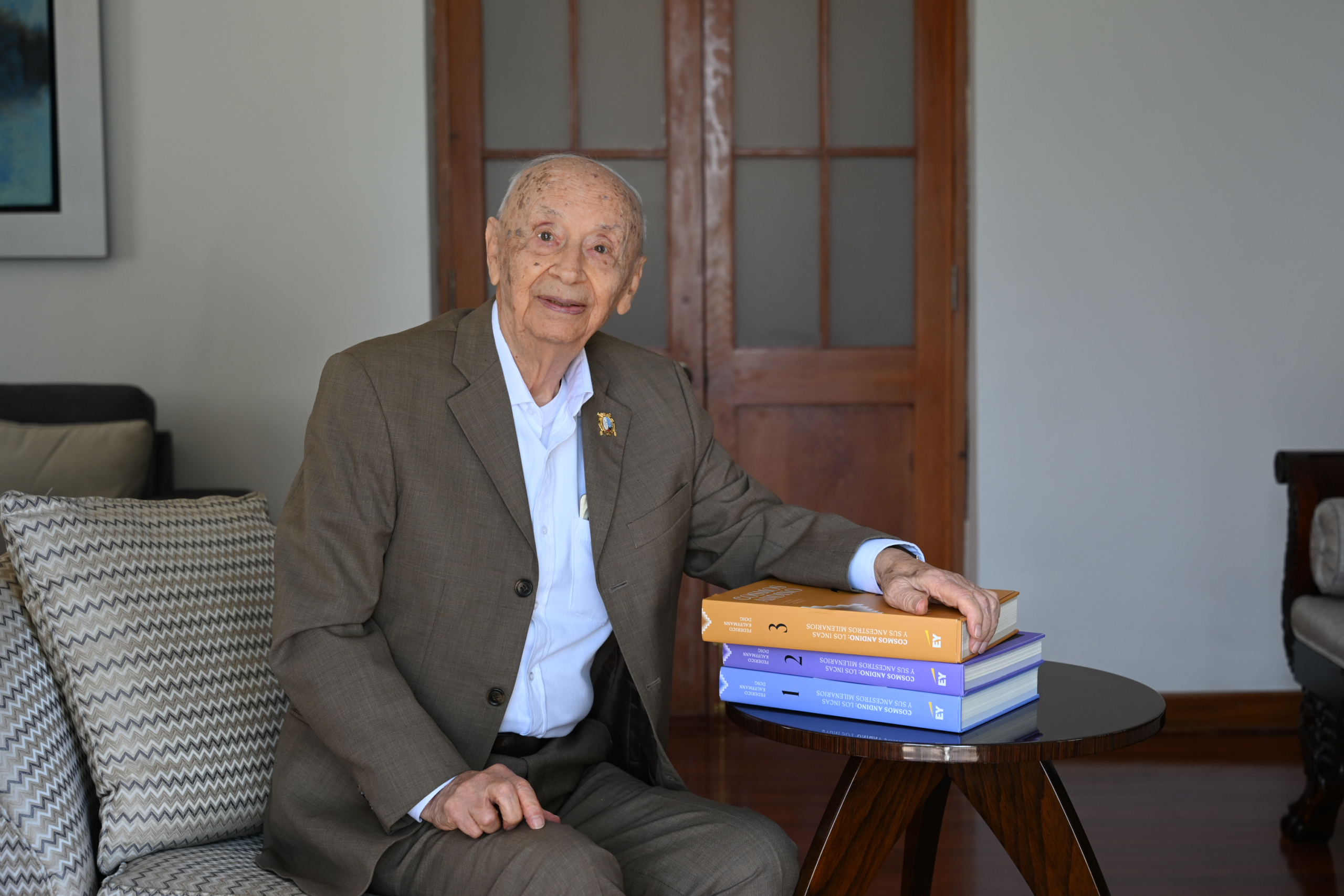 Entrevista a Federico Kauffmann Doig: Vida y Obra
